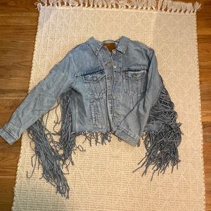 NWOT Womens fringe Levi’s jacket